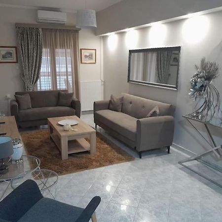 Maison De Luxx , A11 City Center Larissa Exteriör bild